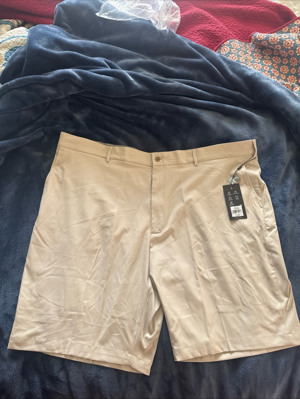 NEW Walter Hagen Mens Size 48 Khaki 10" Perfect 11 Chino Golf Shorts Performance